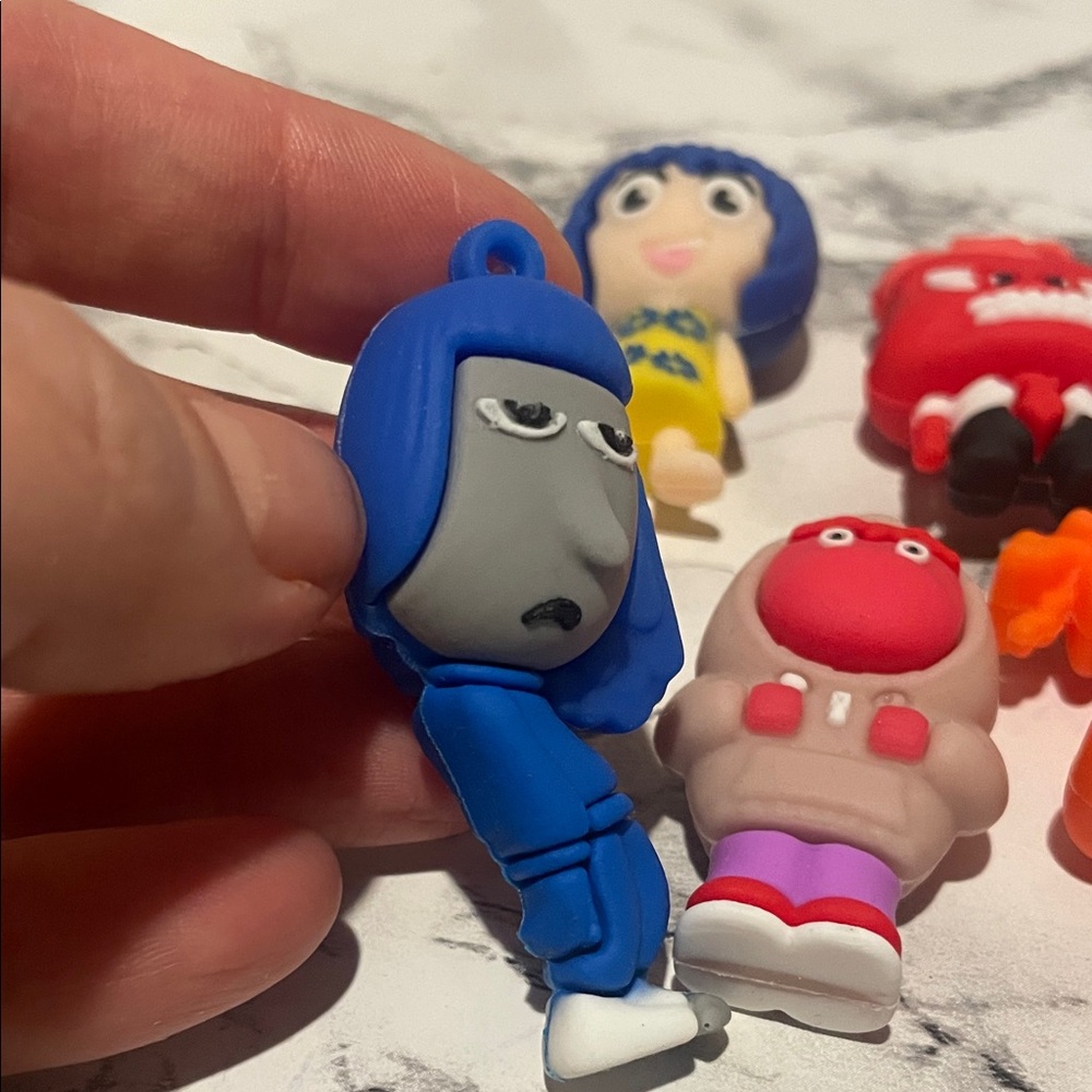 Disney Colorful Character Keychain Set 9 - Picture 2 of 4